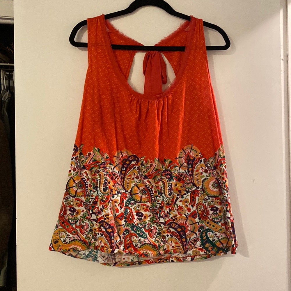Sleeveless shirt